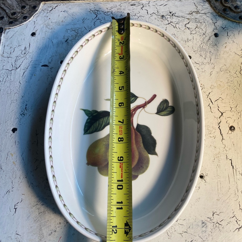 I Queens Hookers Fruit 12.5” Baker Pan